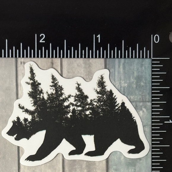 🌀10/$10🌀 Grizzly Bear Outdoor Landscape Reusable Waterproof Vinyl Sticker Deca - Picture 1 of 1